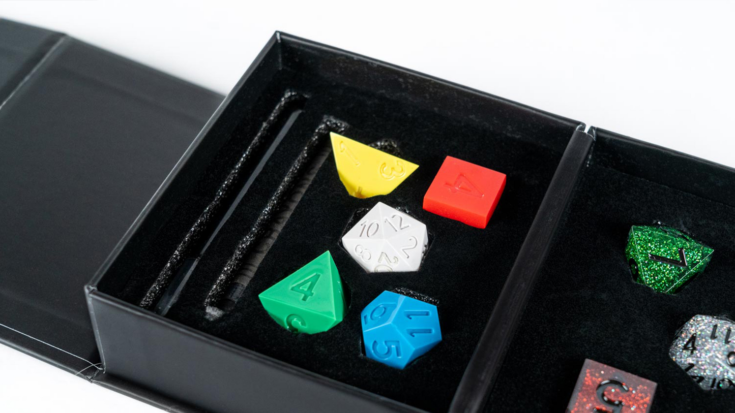 D&D 50th Anniversary Retro Holmes Replica and Modern Dice Set