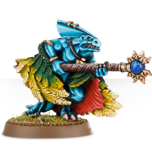 AOS - Skink Priest With Feathered Cloak